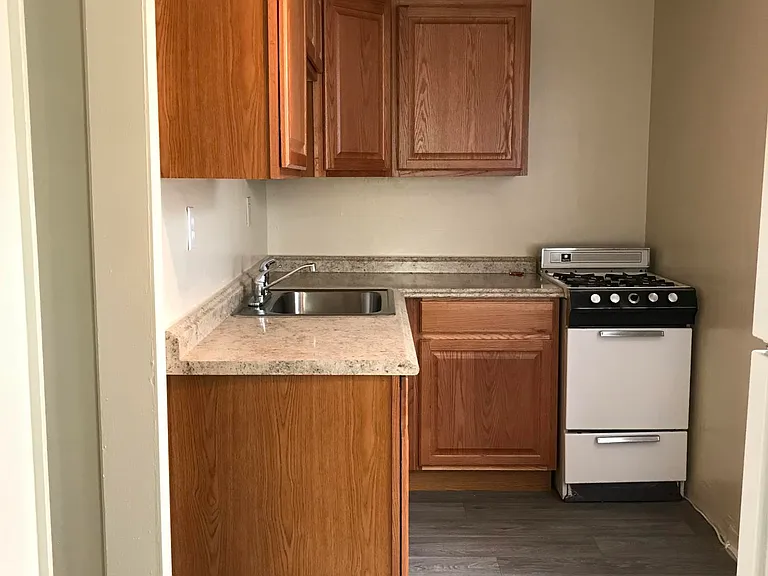 1102 E Limberlost Dr #F — Photo 4