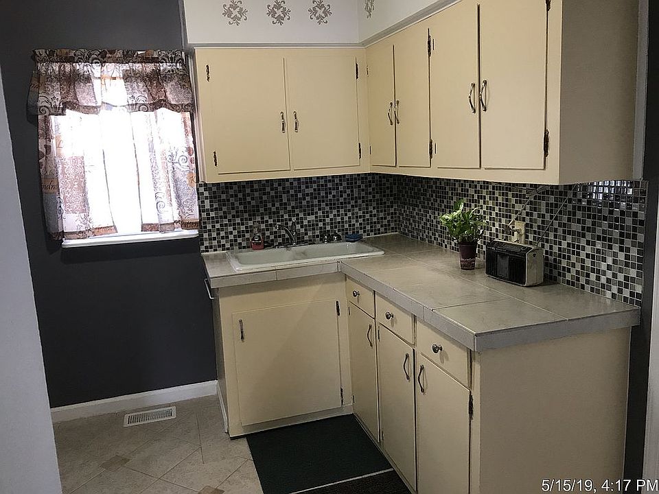 2nd image of 2579 Kate St
