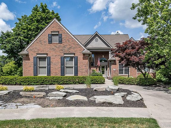 4th image of 21579 Trent Ct