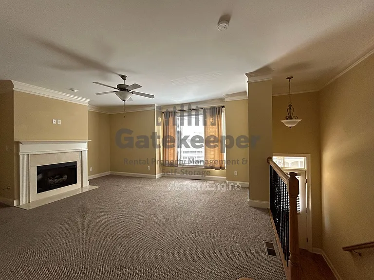 106 Lexington Vlg — Photo 2