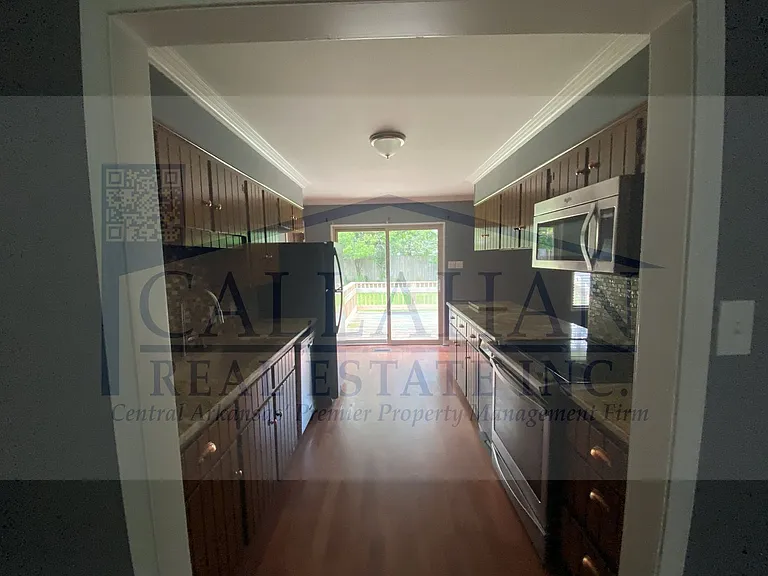 2811 Fox Glenn St — Photo 4