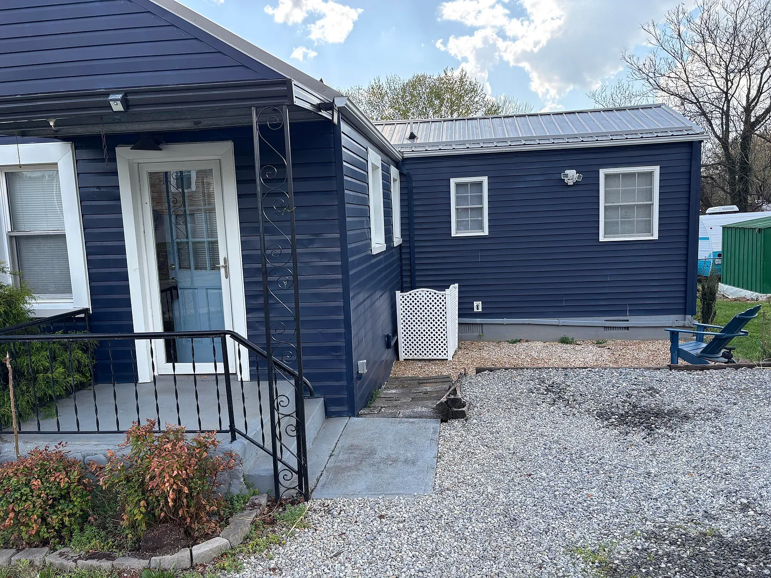 2 bed, 2.0 bath, 869 sqft, $1,425 — Photo 4