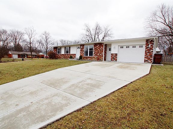 3rd image of 1009 Brookcrest Dr