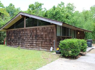 101 Myrtle Rd, Ocean Springs, MS 39564