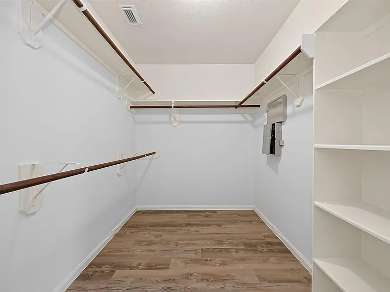 7218 Fox Hall Ln — Photo 15