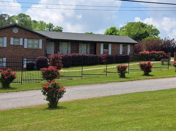 240 Stewart Dr, Roanoke, AL 36274