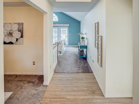 5th image of 105 Dunlap Cove Ct S