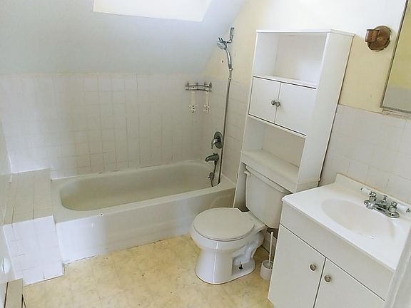 2nd image of 3512 Henritze Ave #B