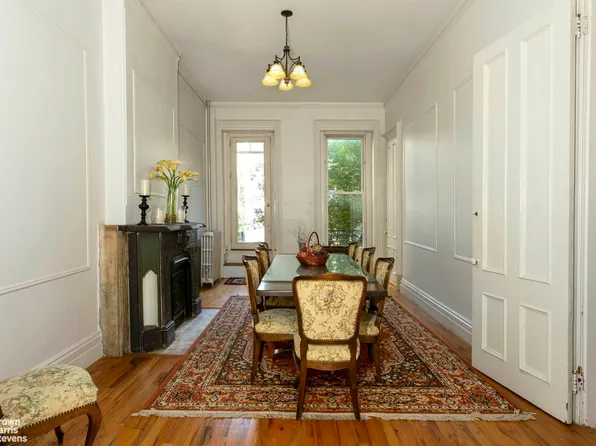 823 Union Street image 4 of 14