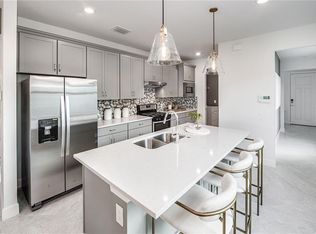 20016 Kingmont Dr, Estero, FL 33928