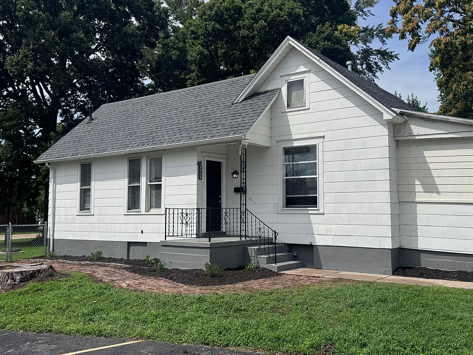 1st image of 703 Park Pl