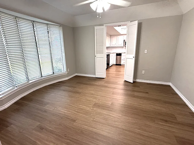 1543 Chisolm Trl — Photo 11