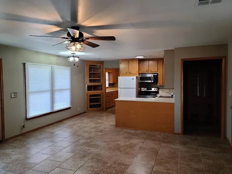 3815 N Rosebud — Photo 10