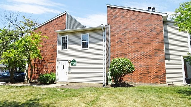 1st image of 1321 E Wyndham Cir APT 202