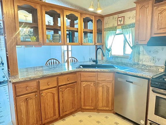 5th image of 29284 McHugh Rd