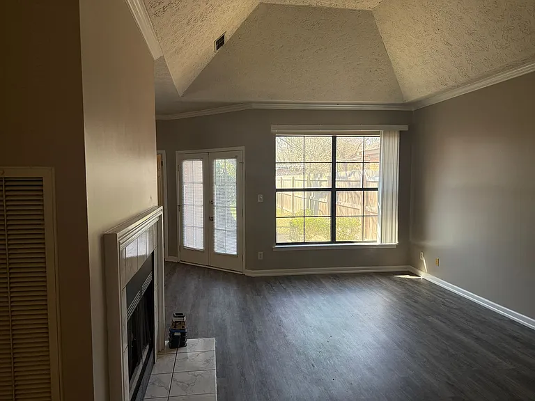 1944 Woodrun Dr — Photo 7