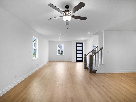 3rd image of 3301 Little Bluestem Rd