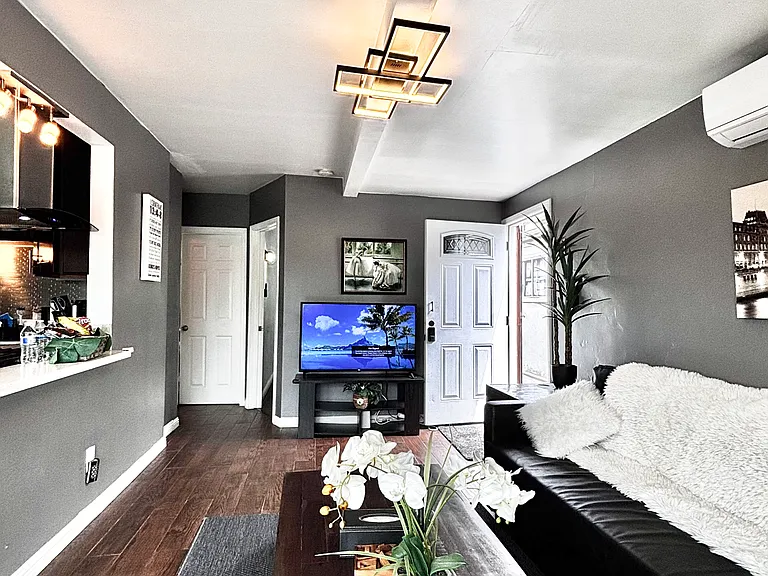 2118 Grand Ave #0 — Photo 8