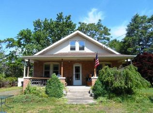 417 13th St, Hammonton, NJ 08037