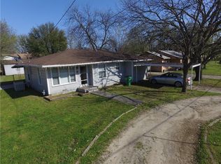1116 N Howeth St, Gainesville, TX 76240