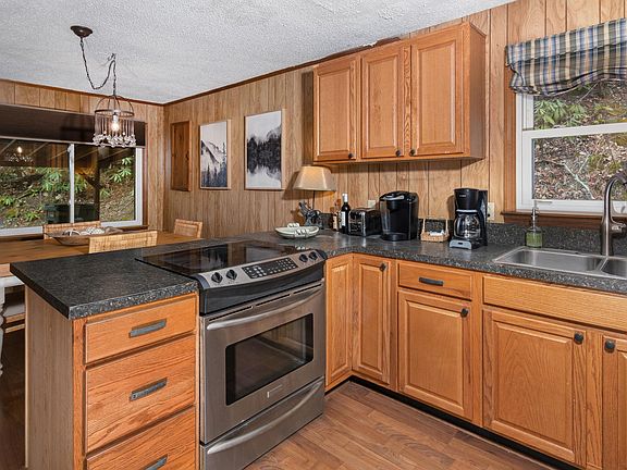 5th image of 150 Ivy Ct