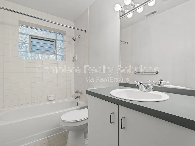 1210 Lynch St #A — Photo 12