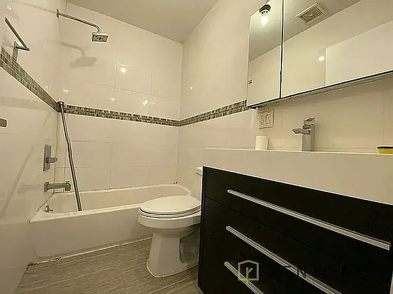105 Troutman St #202B — Photo 6
