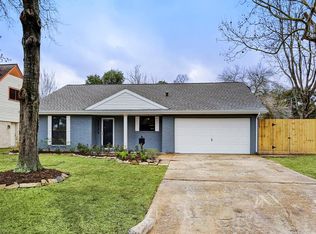 9639 Weatherwood Dr, Houston, TX 77080