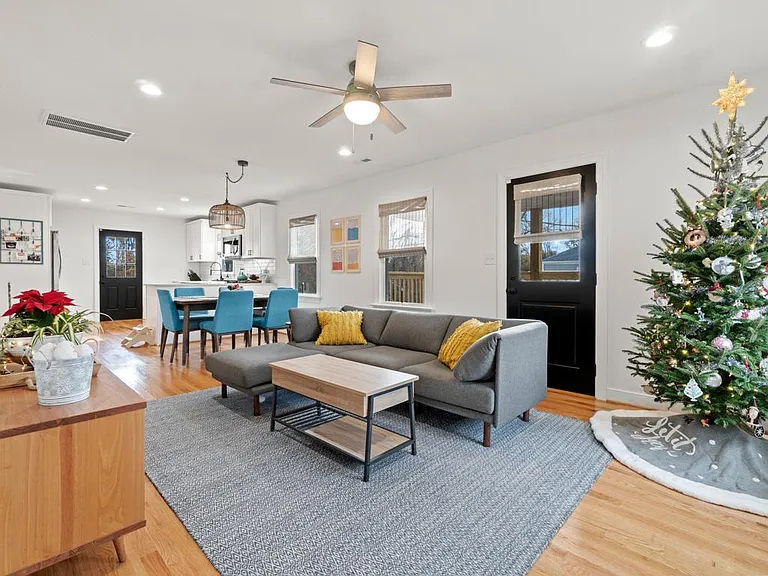 3823 Hawthorne Ave #2 — Photo 3