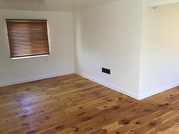 5th image of 223 Las Mananitas St