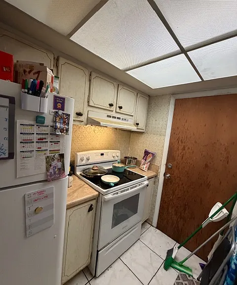 Kitchen Stove and Refrigerator.