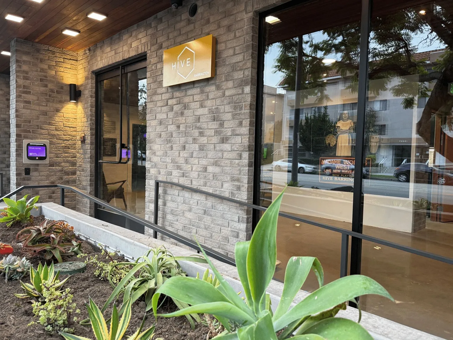 2450 South Barrington Avenue — Photo 3