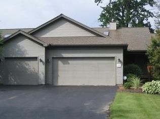 507 Dogwood Ln, Chagrin Falls, OH 44023