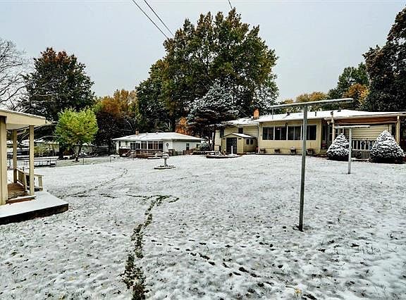 4th image of 6125 Hedges Ave
