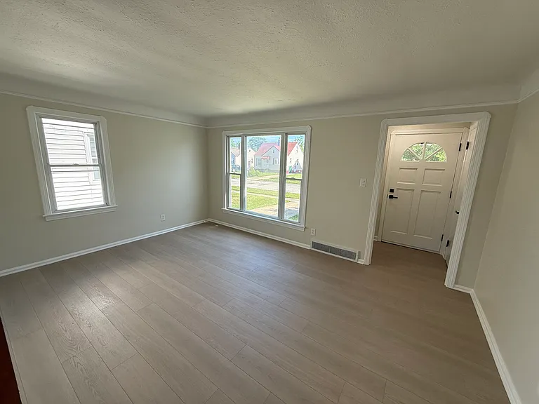 5602 Westlake Ave — Photo 4