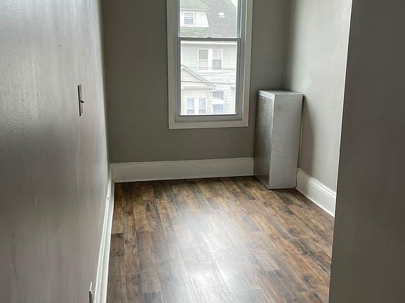 4th image of 14 Howard Pl Floor 2