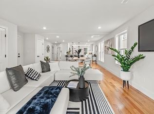 20 Ufford St #PENTHOUSE, Dorchester Center, MA 02124