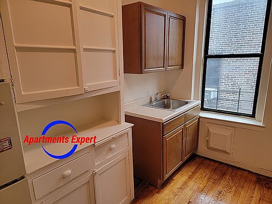 3rd image of 3806 Bailey Ave #E6