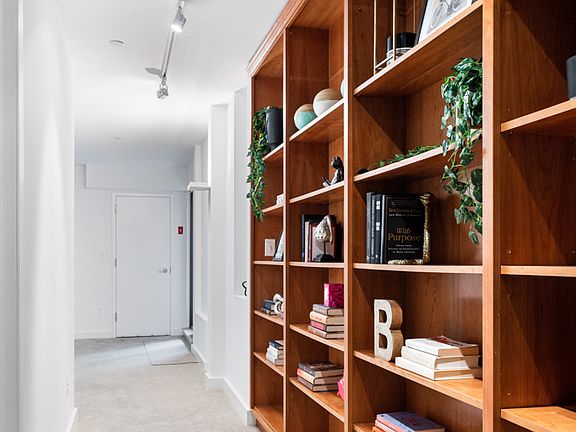 5th image of 264 Cumberland St APT 3