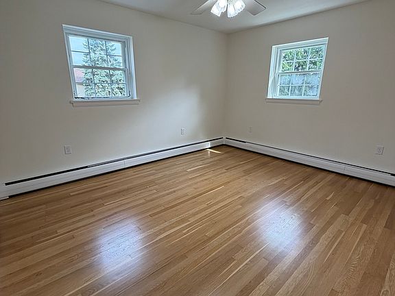 3rd image of 1044 Walnut St APT 2