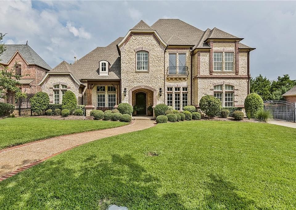 1st image of 642 Castle Rock Dr