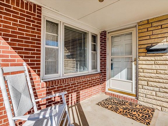 5th image of 555 S Georgie Ave