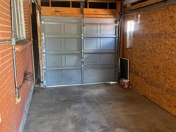 1 car garage.