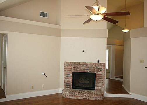 2nd image of 1016 Lake Bluff Ct