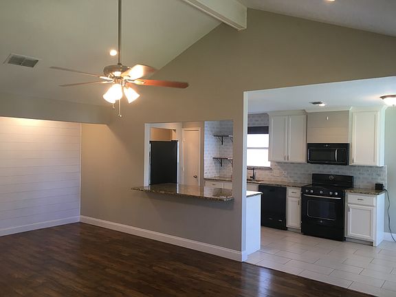 4th image of 7059 S Meadow Dr E