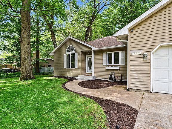 4th image of 14275 Shiawassee Dr
