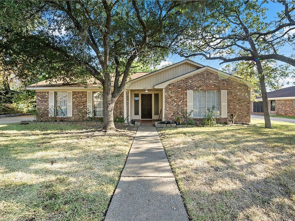 1st image of 1117 Merry Oaks Dr