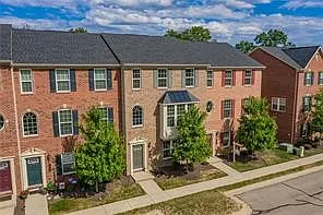 1812 Rutgers Ln — Photo 3
