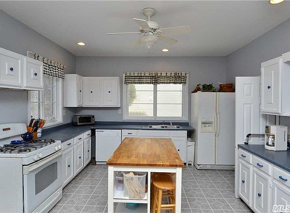5th image of 8 E 15th St