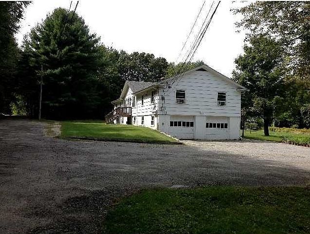 2nd image of 137 Sayles Hill Rd